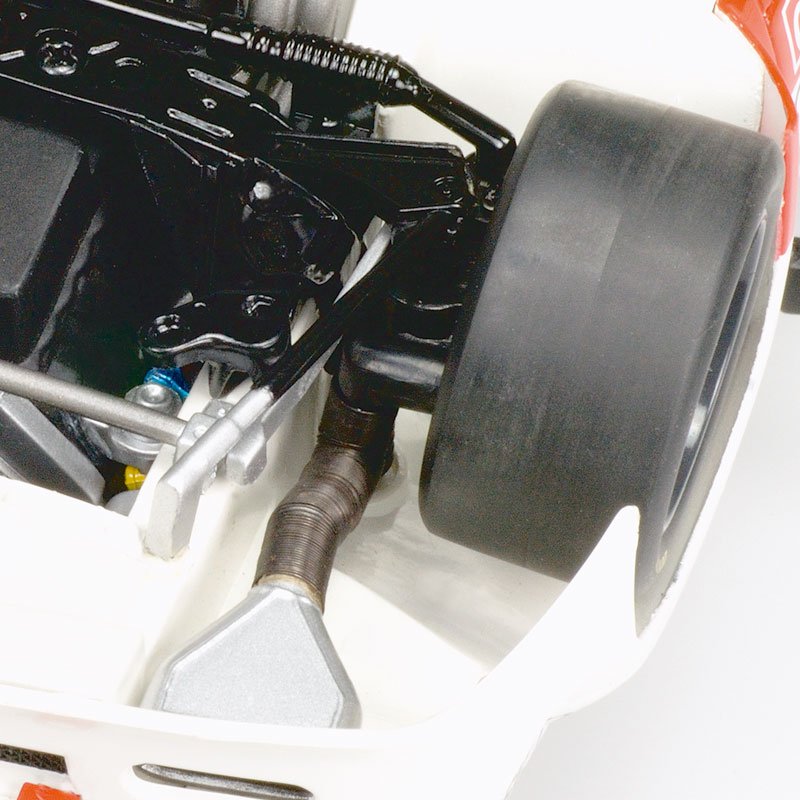 1:18 Classic Carlectables Holden VH Commodore 1983 Bathurst Winner 18305