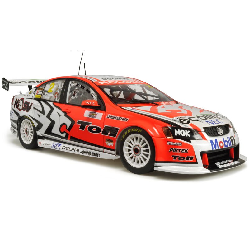 1:18 Holden VE Commodore 2009 Holden Racing Team Tander/Davison Bathurst 1000 Winner 18415 Classic Carlectables