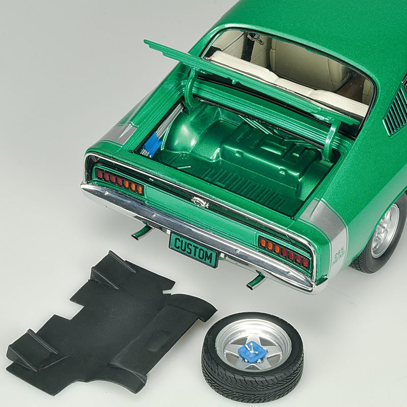 1:18 Classic Carlectables E38 R/T Charger Custom Green Metallic Opal 18544
