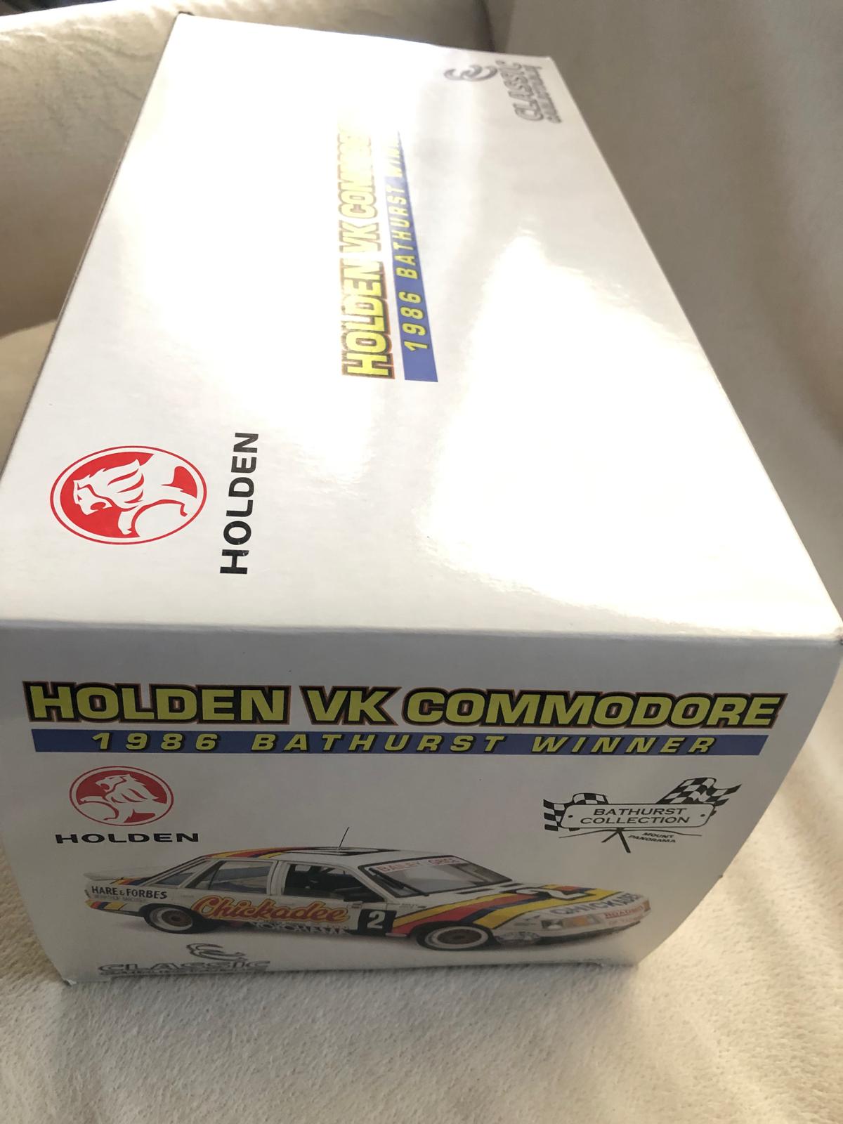 1:18 Holden VK Commodore 1986 Bathurst Winner 18267 Classic Carlectables