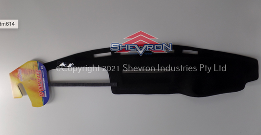 Shevron Moulded Dashmat suits Landrover Discovery w/o passenger airbag 4/1994-1/1999 DM614 Coal