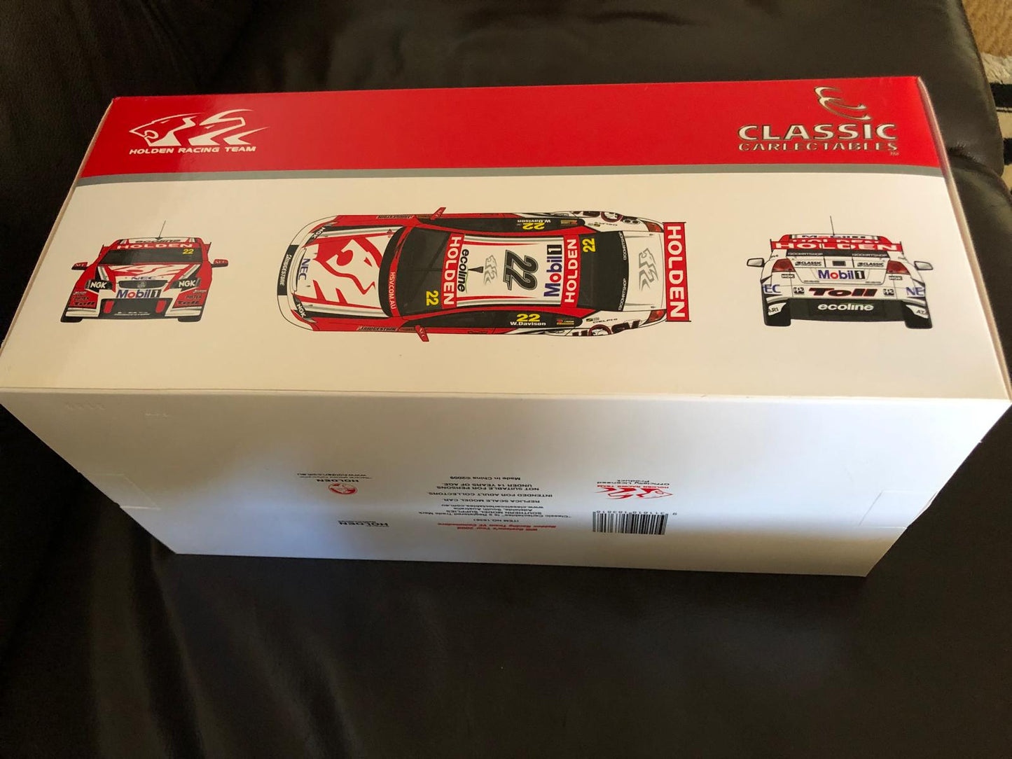 1:18 Holden VE Commodore 2009 Holden Racing Team Will Davison 18381 Classic Carlectables